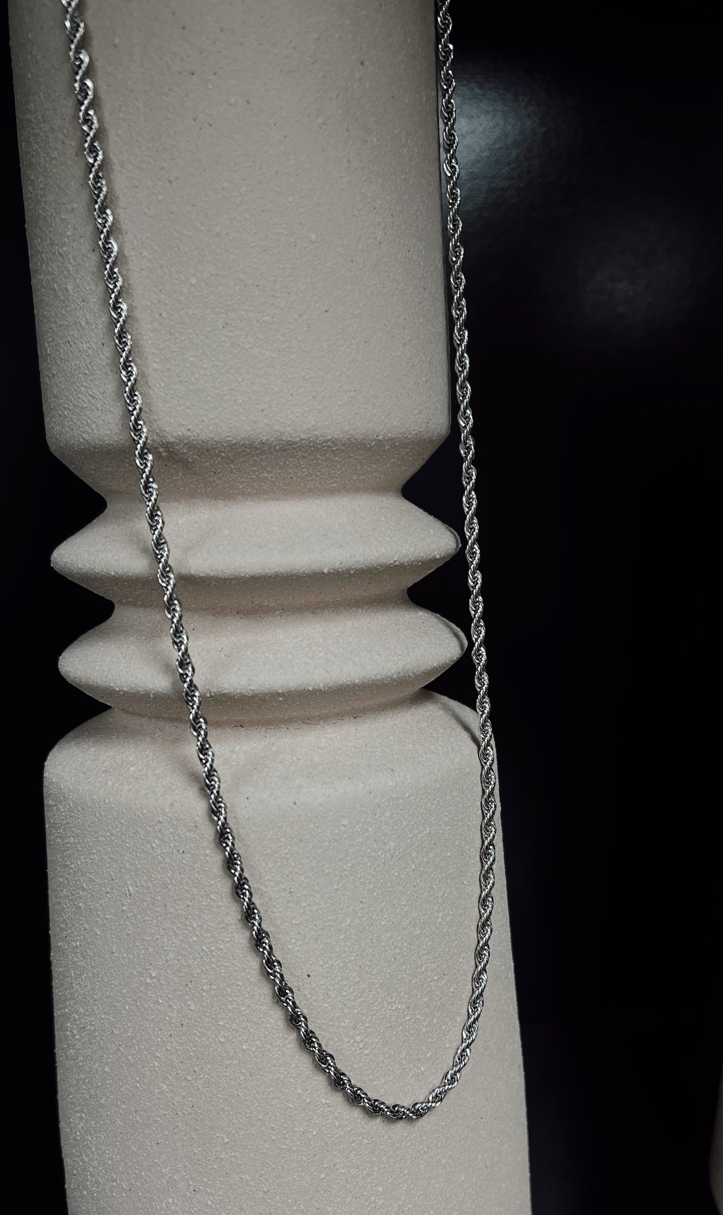 Men’s minimalist necklace